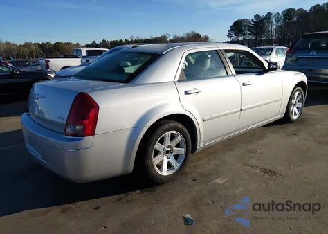 2006 Chrysler 300 Touring z USA, uszkodzony, nr VIN 2C3KA53G86H294252